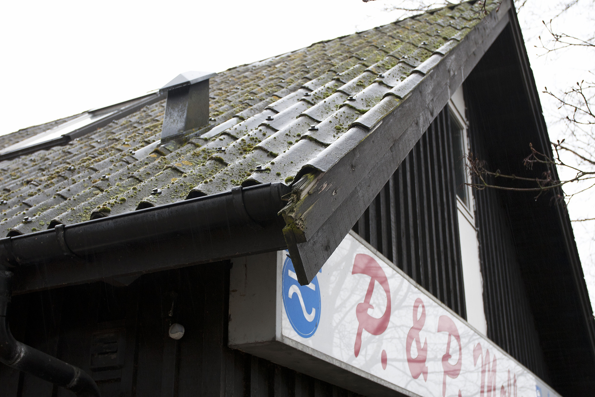 Før Renovering Med Listedækning Tagpap 1